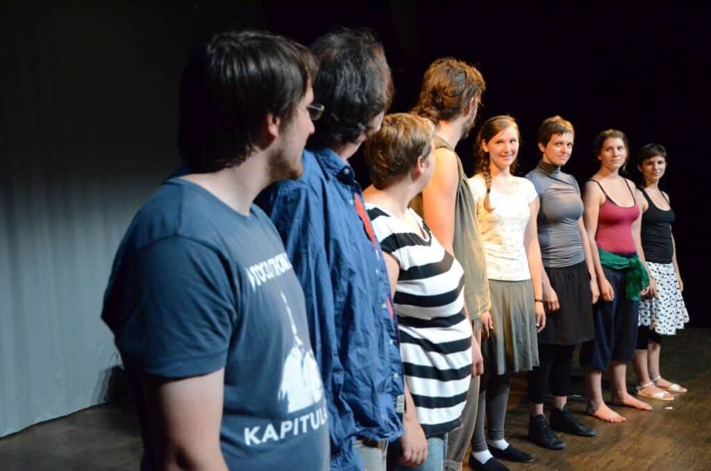 ZweiGeteilt IFANT Theaterpaedagogik Ausbildung A1 02 1024x678