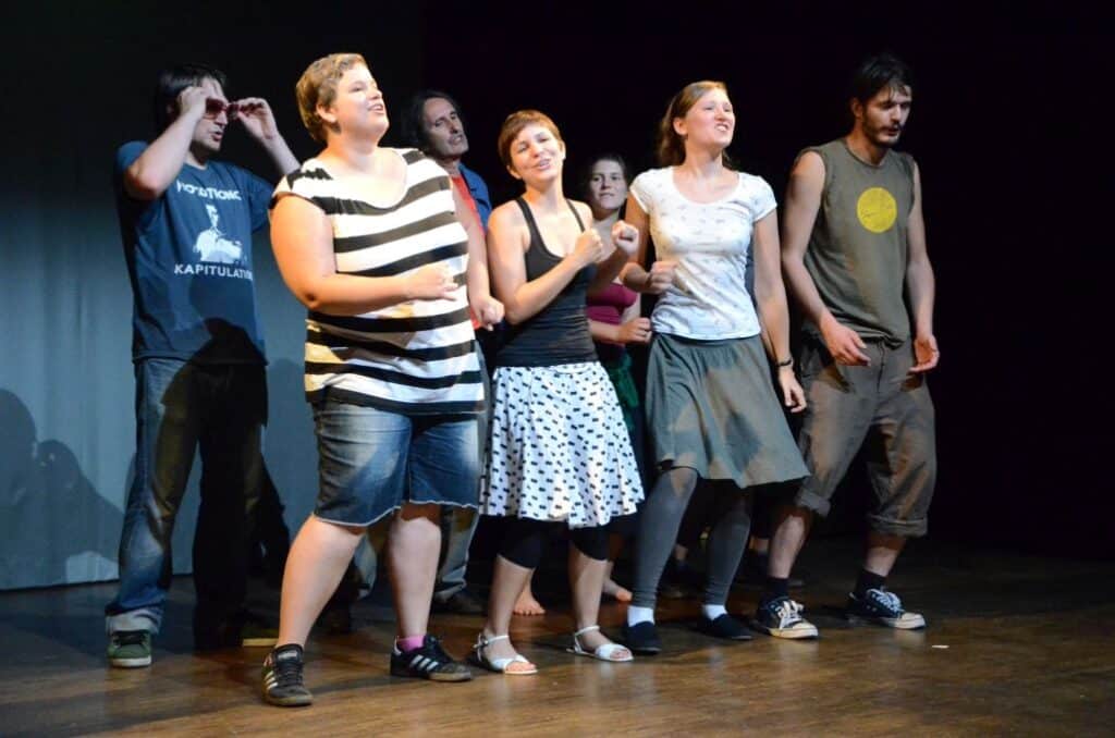 ZweiGeteilt IFANT Theaterpaedagogik Ausbildung A1 09 1024x678
